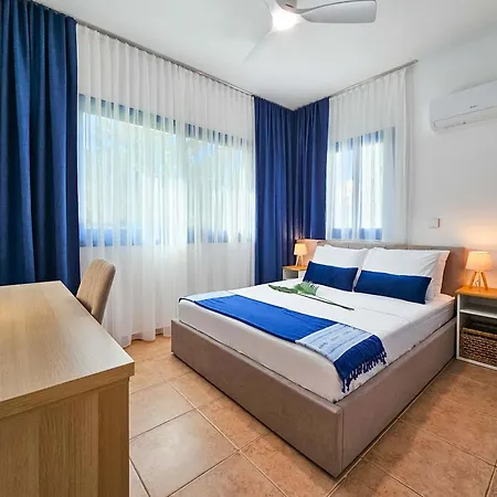 Stylish 1br Apt, Pool Views, Private Patio, 1min Walk To Gym *