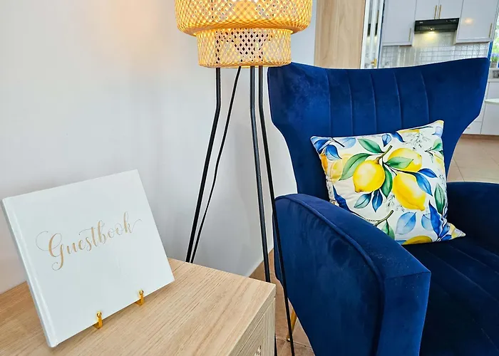 Stylish 1br Apt, Pool Views, Private Patio, 1min Walk To Gym 公寓