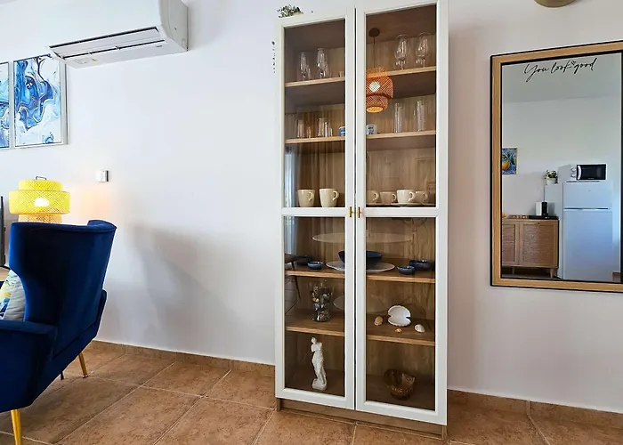 Stylish 1br Apt, Pool Views, Private Patio, 1min Walk To Gym * パ フォス