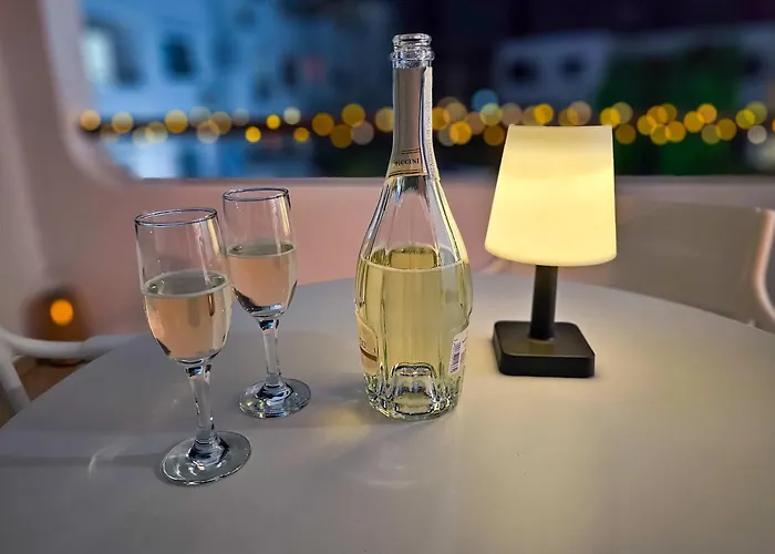 Stylish 1br Apt, Pool Views, Private Patio, 1min Walk To Gym * Paphos