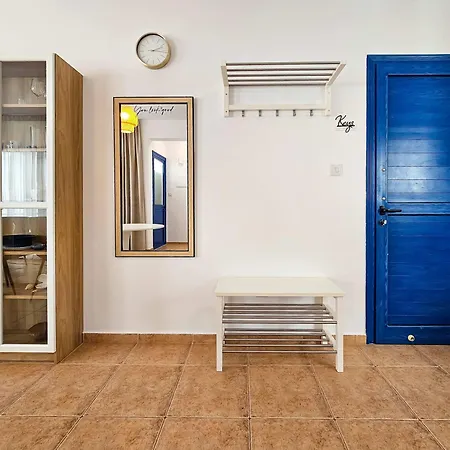 Stylish 1br Apt, Pool Views, Private Patio, 1min Walk To Gym Appartement Paphos
