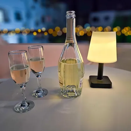 Stylish 1br Apt, Pool Views, Private Patio, 1min Walk To Gym * Paphos