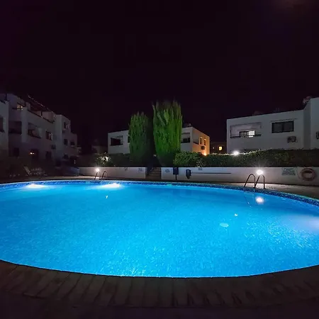 Stylish 1br Apt, Pool Views, Private Patio, 1min Walk To Gym