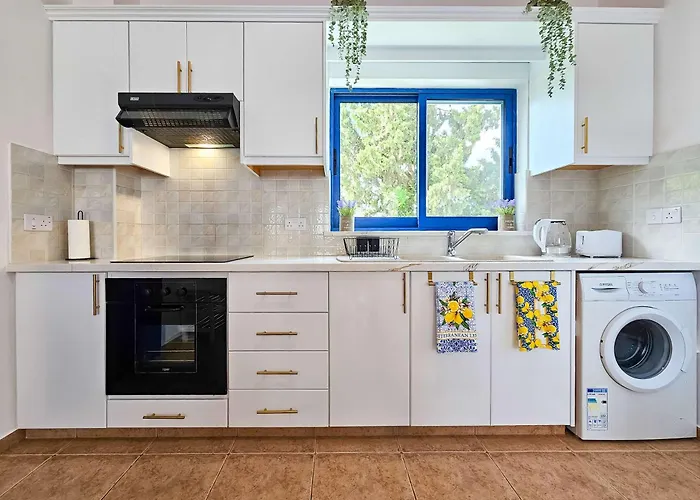 Stylish 1br Apt, Pool Views, Private Patio, 1min Walk To Gym Apartmán