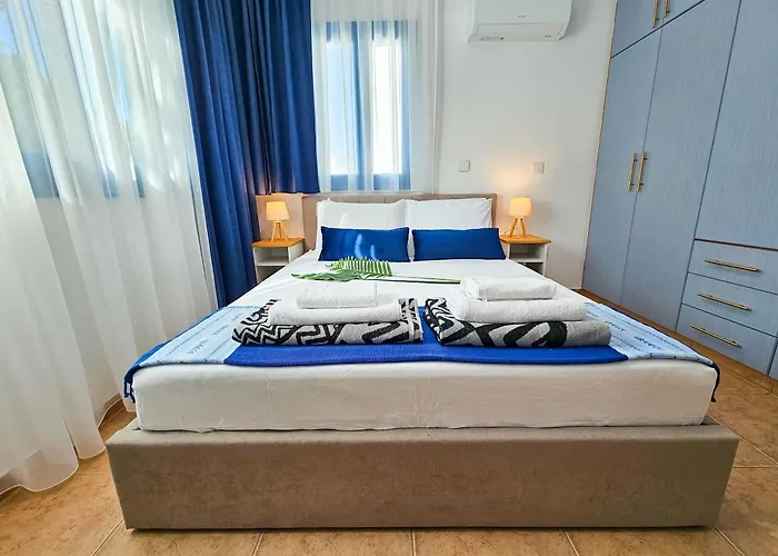 Stylish 1br Apt, Pool Views, Private Patio, 1min Walk To Gym *